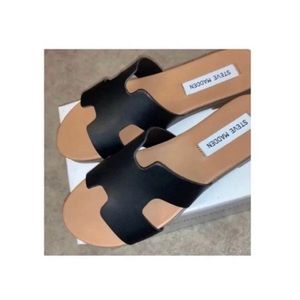 Steve Madden H Sandals